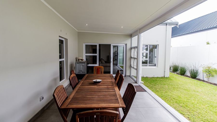 To Let 4 Bedroom Property for Rent in Sitari Country Estate Western Cape